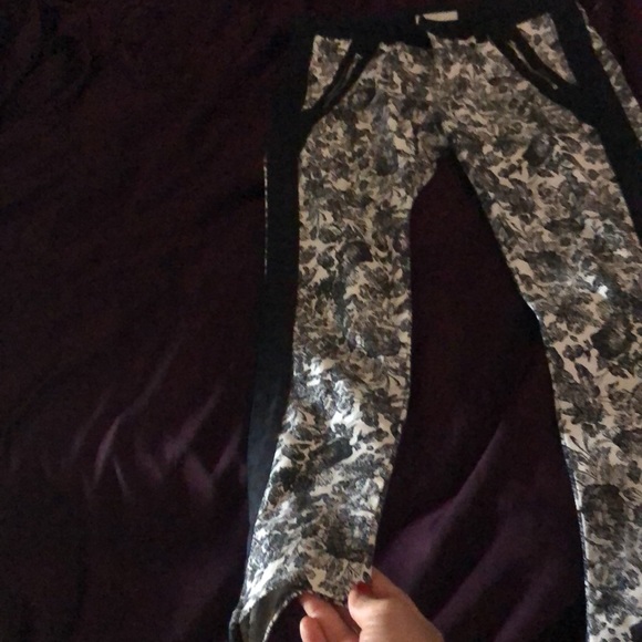 Pants - Picture 4 of 7